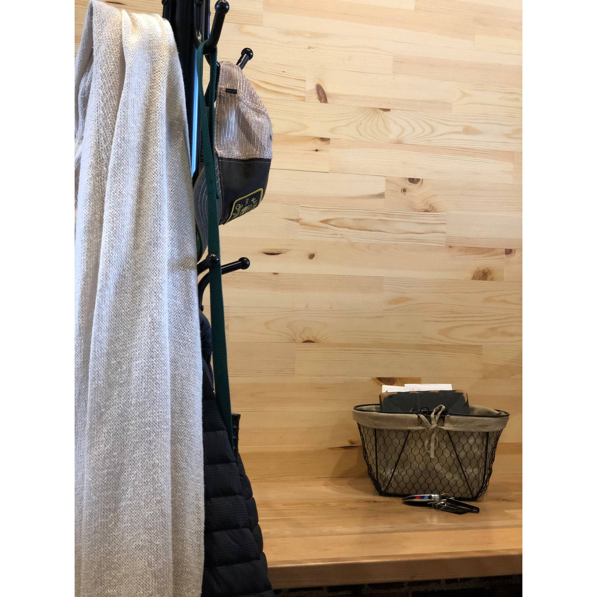 Pine Wooden Wall Planks Peel and Stick J450