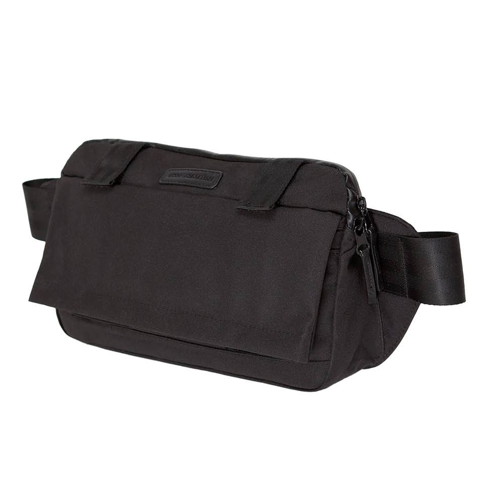 Black 2 L Hip Bag F141